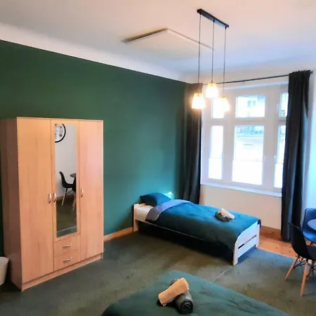 Stacja Jezyce * بوزنان