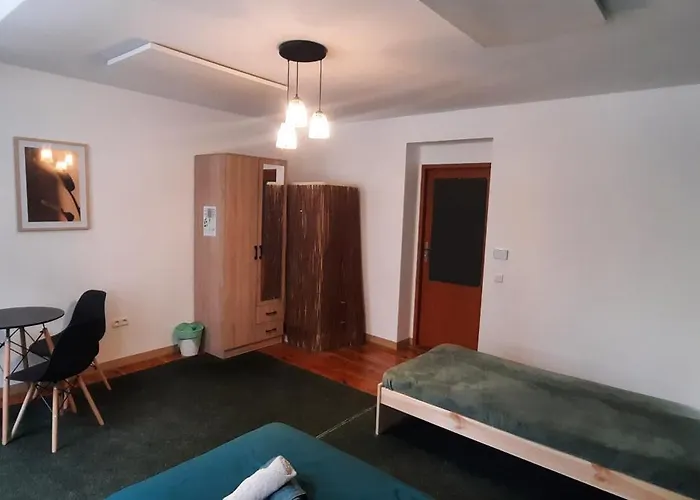 Stacja Jezyce بوزنان